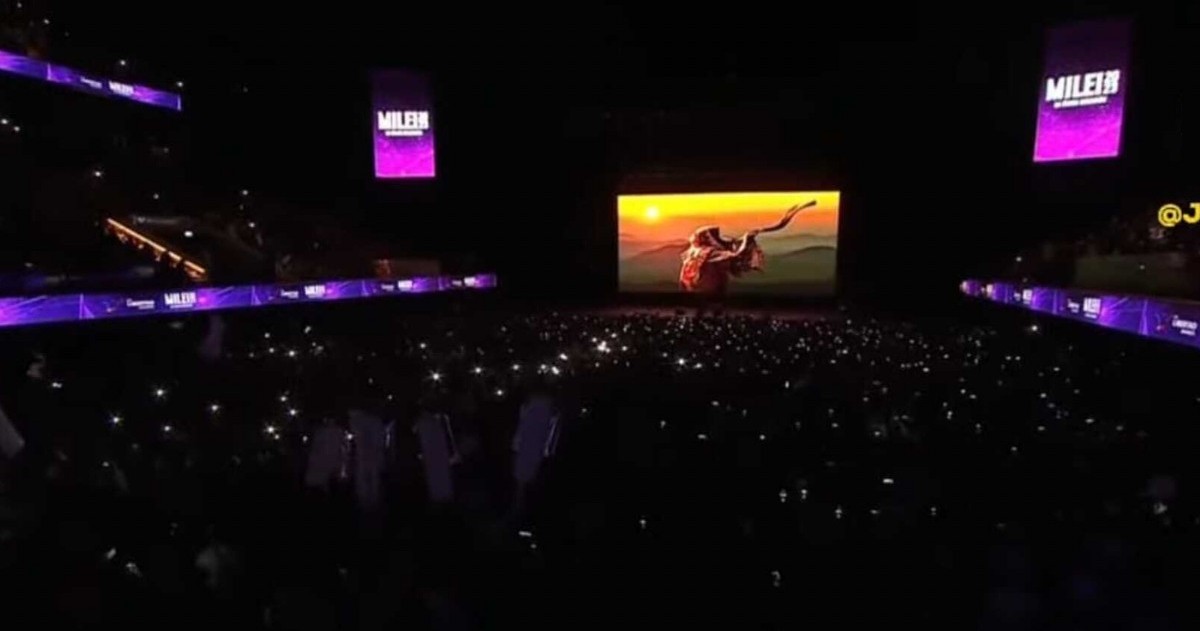 El cierre de campaña de La Libertad Avanza (LLA) se llevó a cabo en Ciudad Autónoma de Buenos Aires (CABA), más específicamente en Movistar Arena.