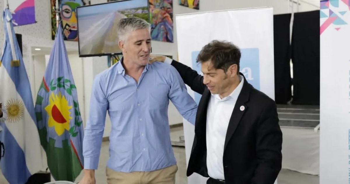 El intendente Facundo Diz junto al gobernador Axel Kicillof.