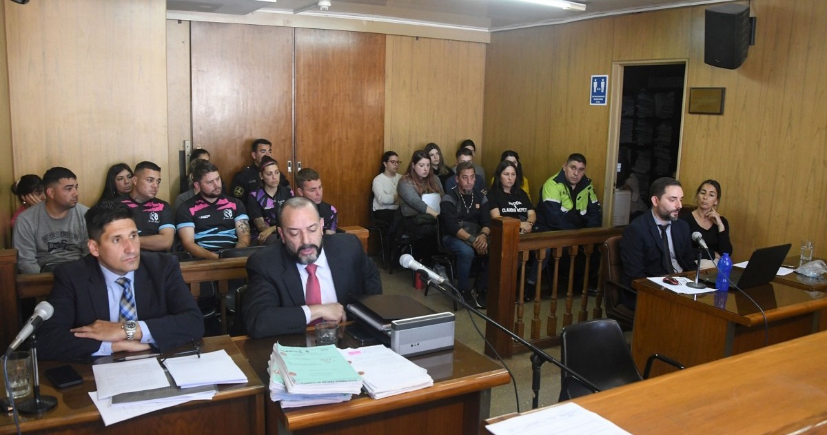 En su alegato ante el Tribunal Oral en lo Criminal (TOC) 1 marplatense, el fiscal Leandro Arévalo, titular de la Unidad Funcional de Instrucción 7 de ese departamento judicial, solicitó la máxima pena para el imputado Ricardo Alberto Rodríguez (57).