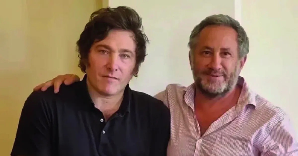 El presidente Javier Milei y el ex funcionario nacional Pablo De la Torre.