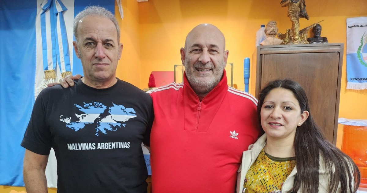 Santiago Cúneo sorprendió con nombres diversos en su lista bonaerense.
