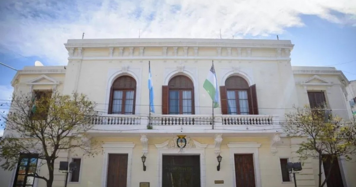 El gobierno provincial carga con el peso de una administración que no logró revertir los indicadores de pobreza y desempleo.
