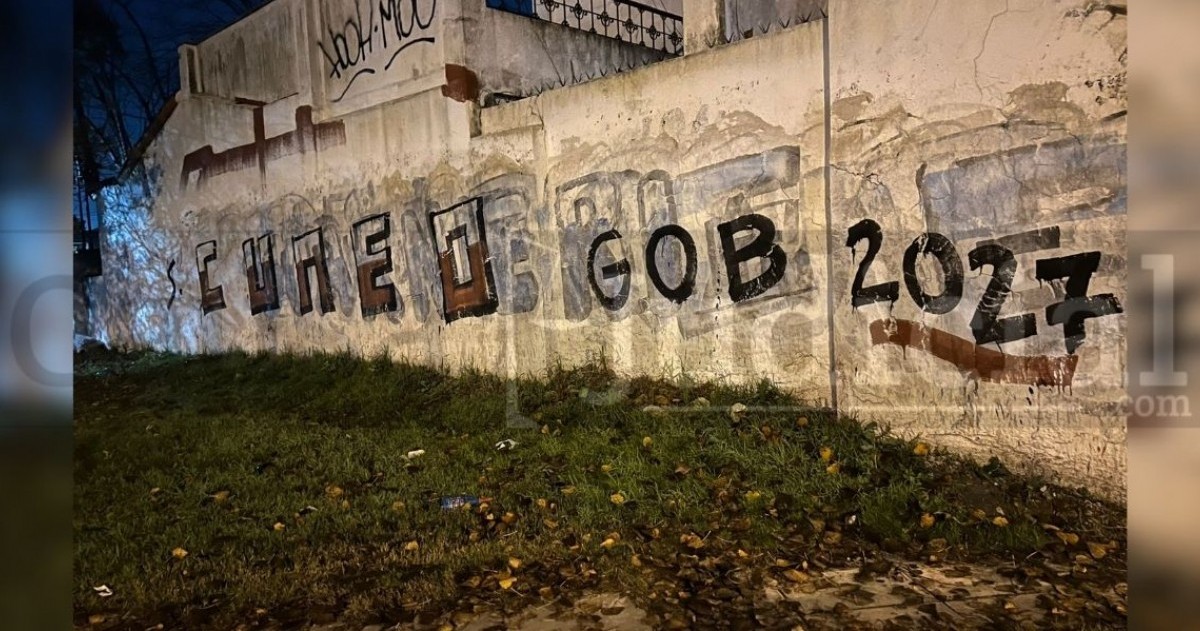 Los murales dedicados a Santiago Cúneo se repiten con distintas variantes.