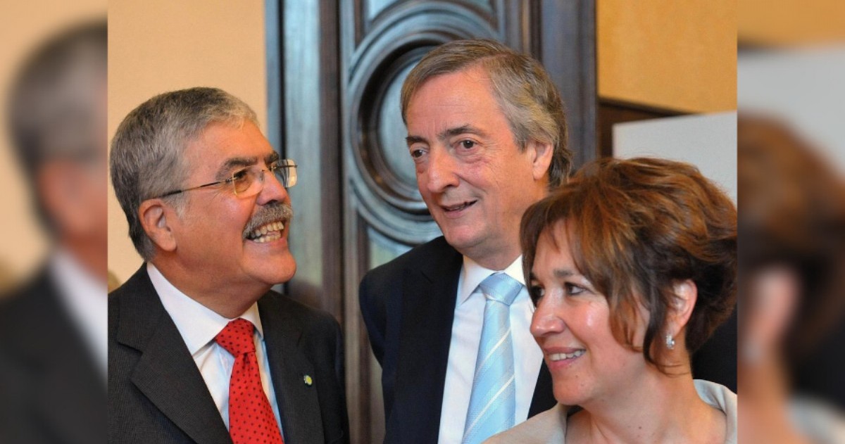 Alessandra Minnicelli junto a su esposo Julio de Vido y al expresidente de la Nación, Néstor Kirchner.