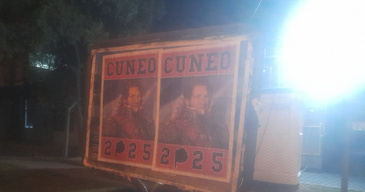 Varios municipios de la provincia de Buenos Aires amanecieron con la cartelería.
