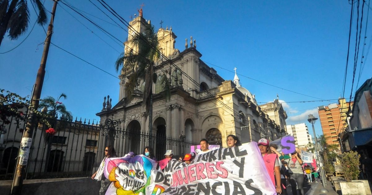 Las multitudinarias manifestaciones se realizaron de manera simultánea en Tilcara, Fraile Pintado, Monterrico, San Pedro, Libertador San Martín, San Salvador de Jujuy y Chalicán, este último sitio de donde era oriunda Evelin (16).