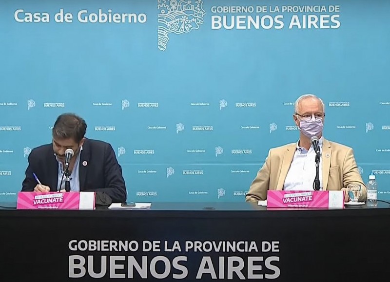 El jefe de Gabinete, Carlos Bianco, junto al ministro de Salud, Daniel Gollan.