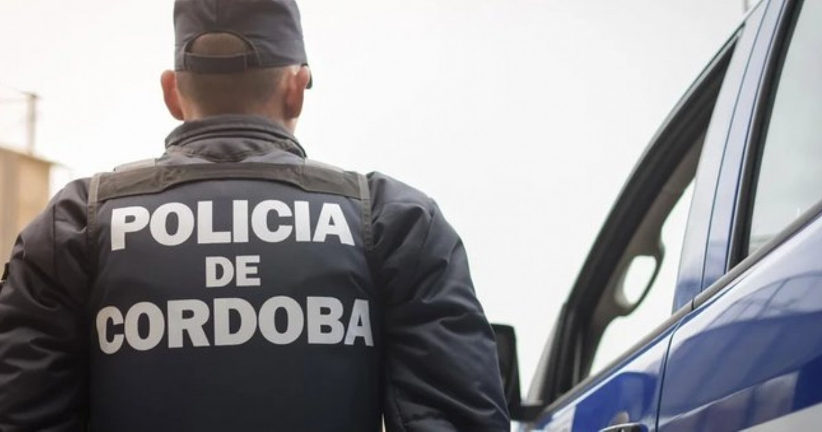Un joven de 23 años que se encontraba prófugo tras ser acusado del crimen de su suegro, ocurrido el 5 de junio en una fiesta familiar en el barrio porteño de Flores, fue detenido en la localidad de Villa Rumipal, Córdoba.
