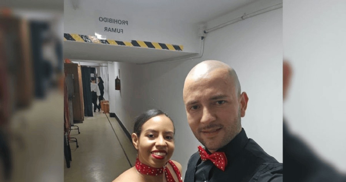Antes de las agujas y la tinta, estuvo el ritmo. Dany, impecable y listo para salir a devorarse la pista al compás de la salsa caleña, esa pasión que trajo desde Tuluá y que nunca dejó de latir.