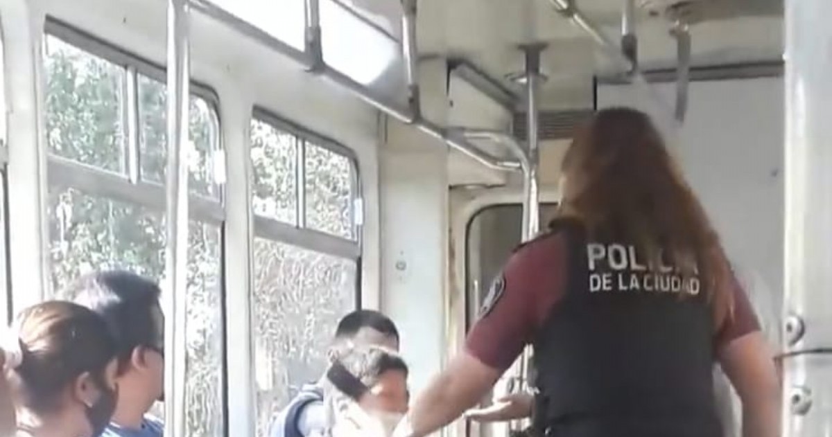 El episodio sucedió el día martes, en el premetro, cerca de la estación de Villa Lugano.