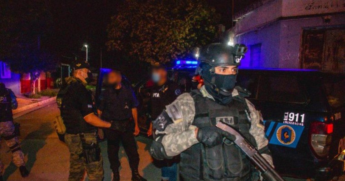 Se secuestraron 40 ladrillos de marihuana en barrio Maldonado de la ciudad Capital.