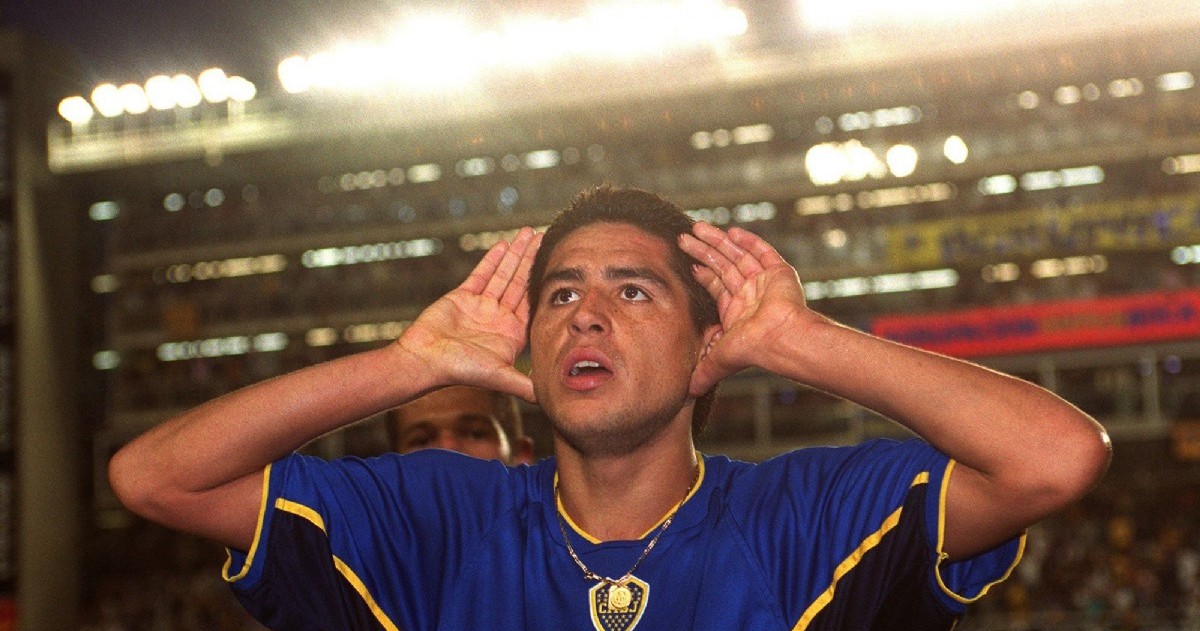 La figura de Juan Román Riquelme vuelve a ser eje de operaciones que van más allá del fútbol.