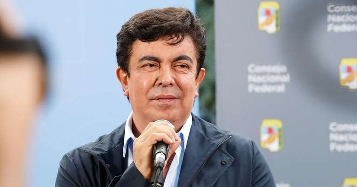 Fernando Espinoza fue denunciado por una secretaria que trabajaba con él en negro.