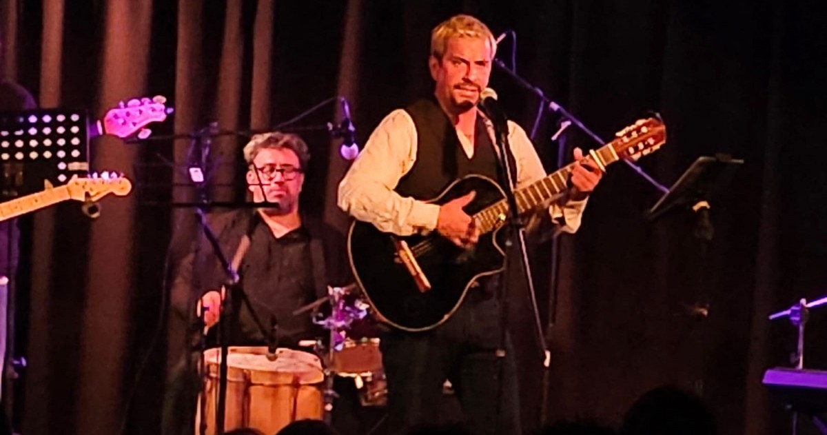 Nico Rodríguez inició en Mar del Plata el ciclo “Voces de mi Tierra” con localidades agotadas.