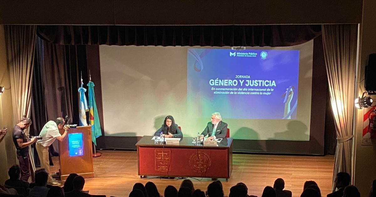 La presidenta del Colegio de la Abogacía de La Plata, Rosario Sánchez, remarcó hoy la necesidad de seguir trabajando desde el Estado y las Instituciones para erradicar la violencia contra las mujeres.