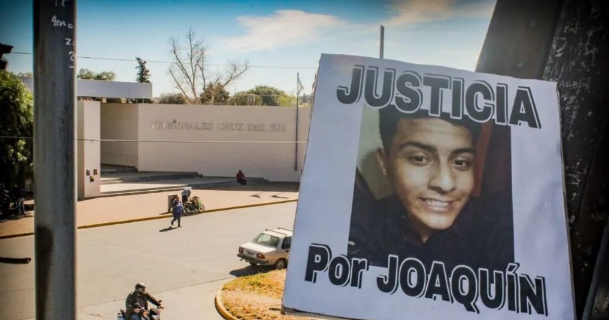 El martes, los defensores de los seis policías, imputados por el asesinato del adolescente en Paso Viejo, pidieron sus absoluciones.