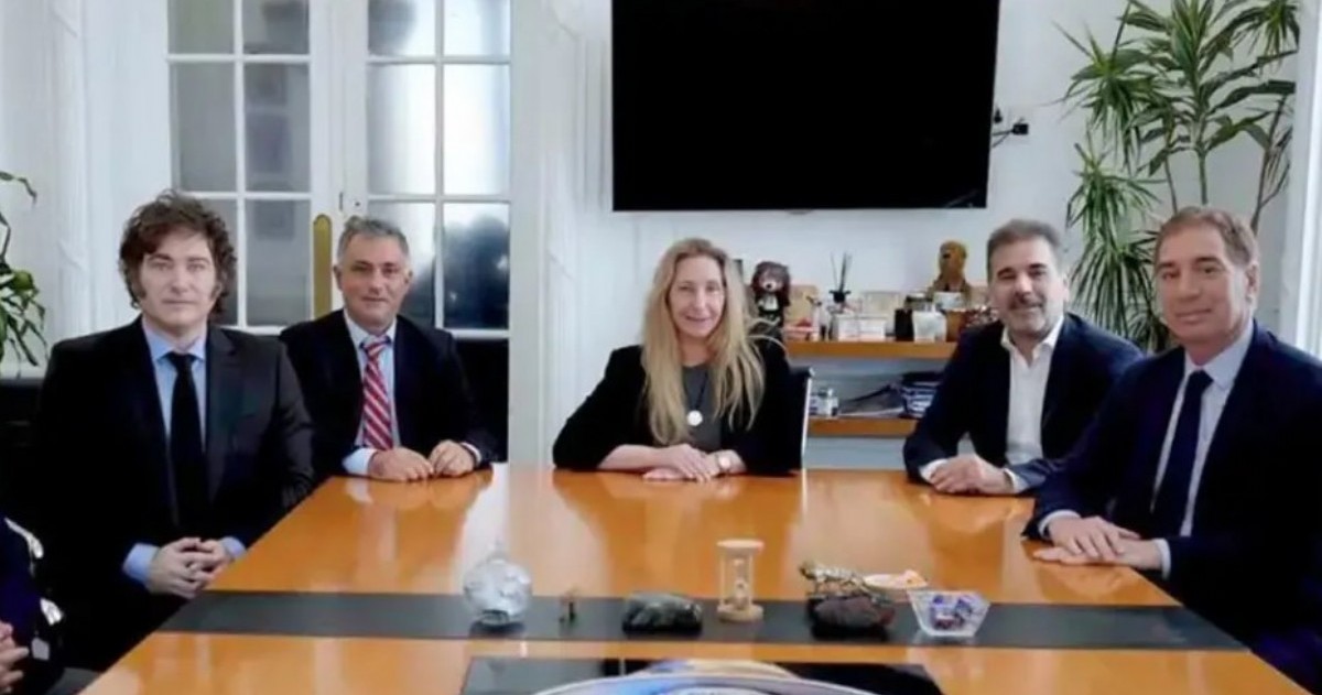 Pareja negocia en nombre de La Libertad Avanza, mientras Ritondo y Santilli hacen equilibrio entre dos mundos.