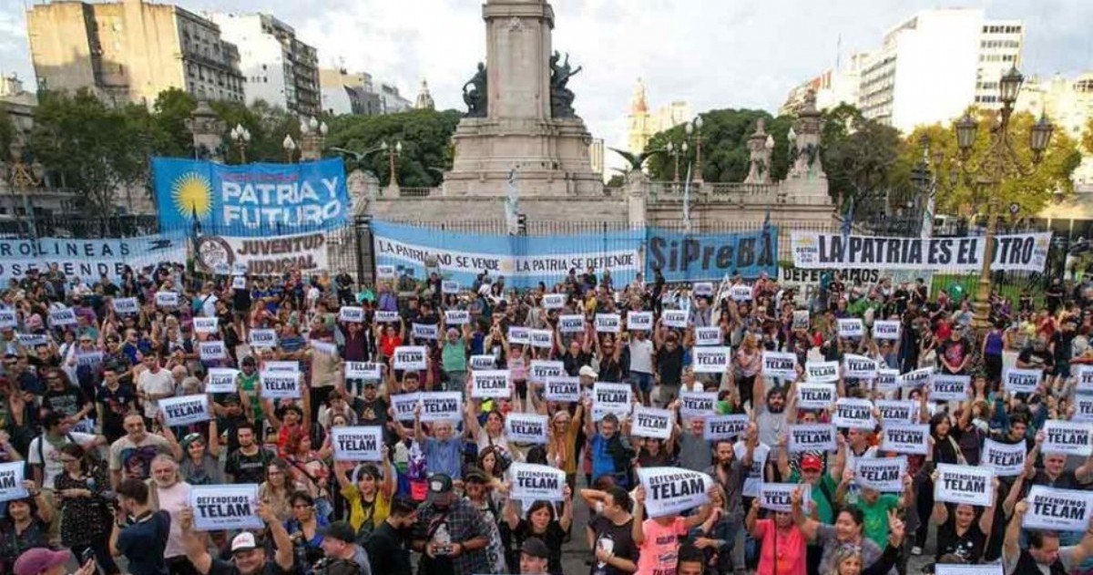 Cientos de personas han participado este sábado en un festival en defensa de los medios públicos argentinos, en especial de la agencia de noticias Télam, cuyo cierre fue anunciado por el presidente Javier Milei el 1 de marzo.