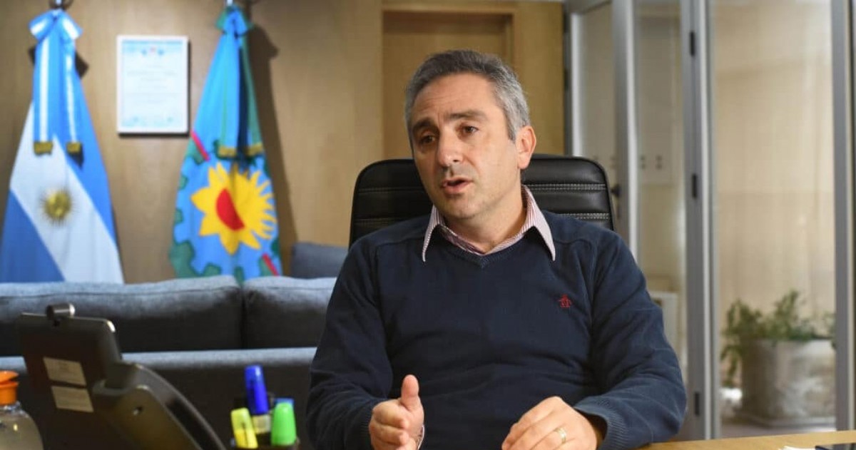 Andrés "Cuervo" Larroque evita pronunciarse sobre el vaciamiento funcional del organismo.