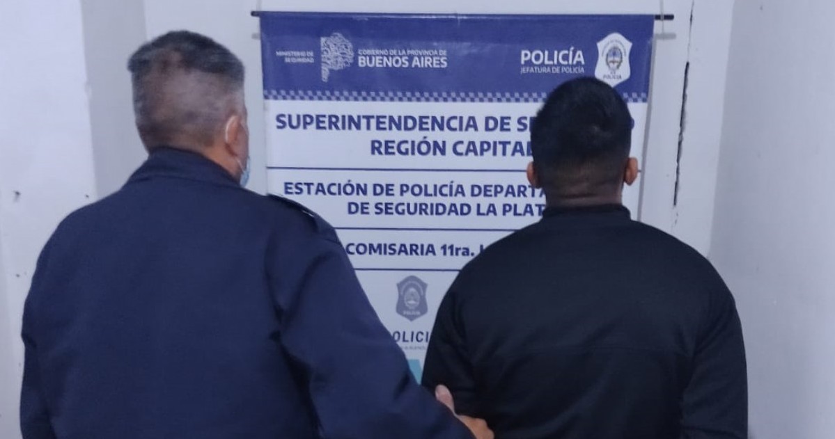 La policía de la provincia de Buenos Aires capturó a un peligroso delincuente que estaba prófugo de la justicia.