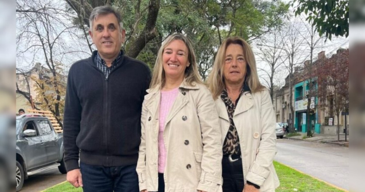 Evangelina Cabral junto a Gustavo Mangoni y Marcela Munarris (Bloque LLA Mercedes)