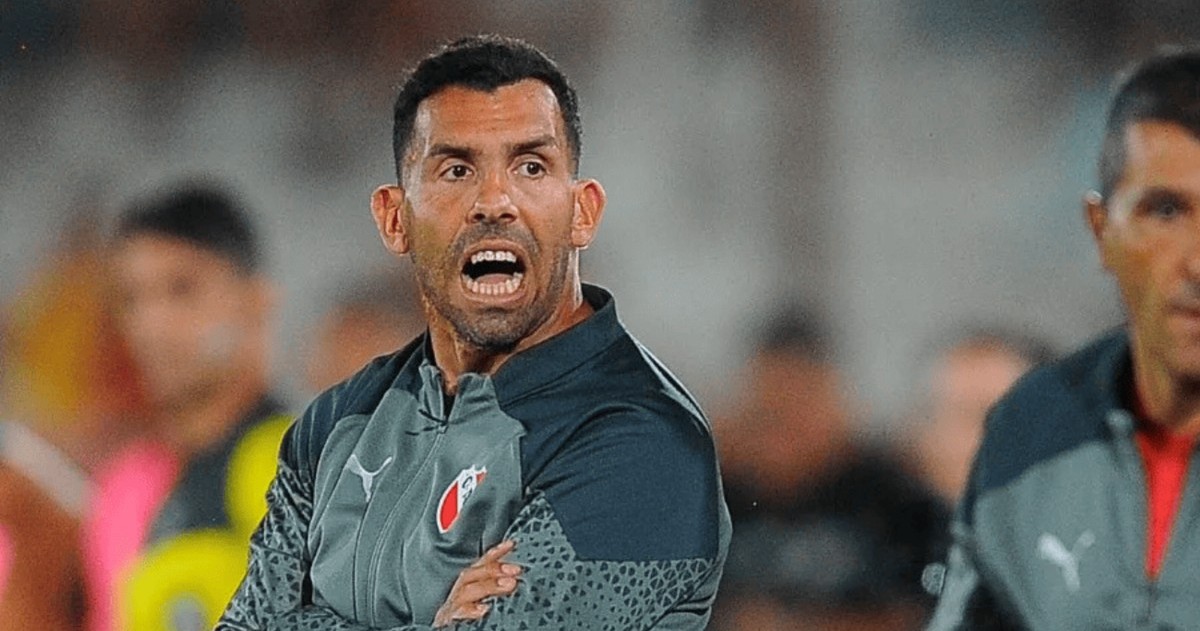 El entrenador de Independiente, Carlos Tévez.