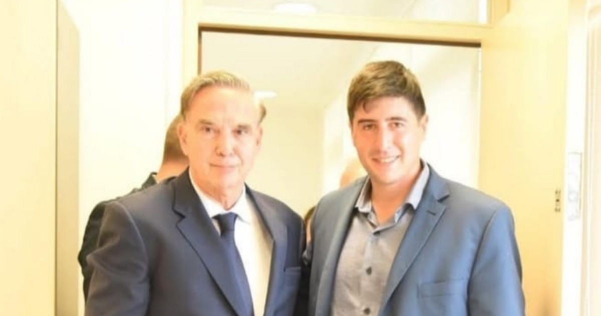 Nacho Salaberren maneja el día a día del grupo en Buenos Aires en medio del conflicto.