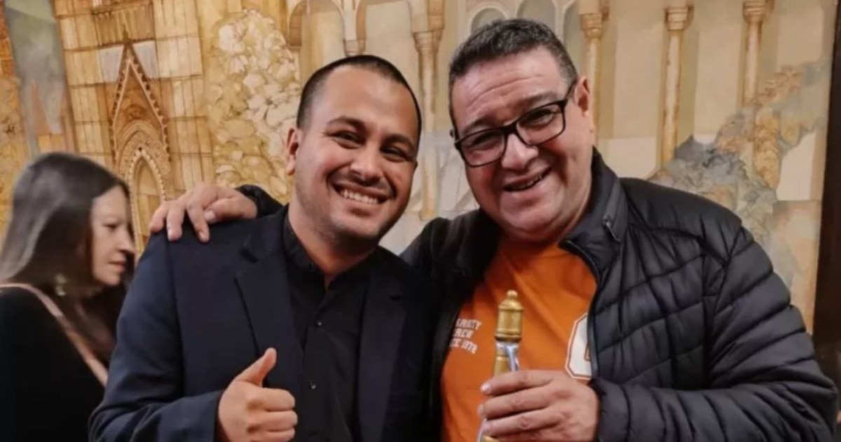 La edición 2026 de los Premios Faro de Oro VIP premió a Ulises Catriel Cuenca por su aporte al periodismo digital marplatense