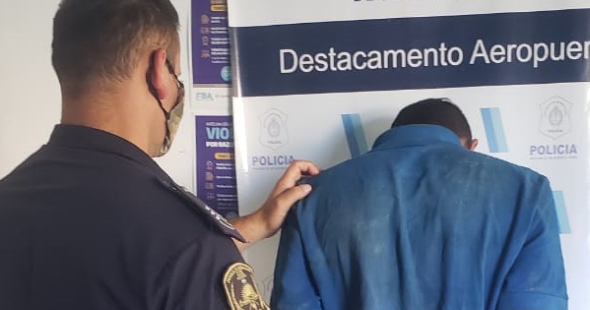 El sujeto fue arrestado por personal del Destacamento Barrio Aeropuerto en calle 117 y 90.