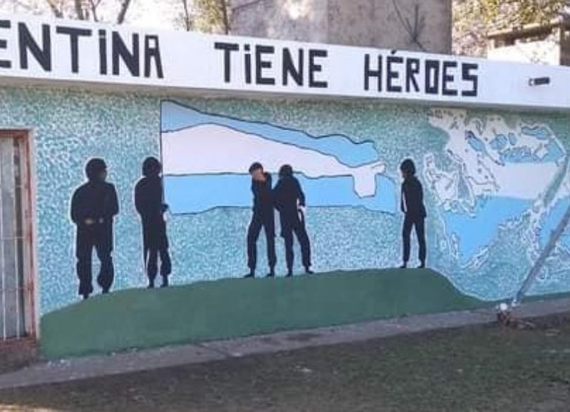 Mural alusivo en Solís.