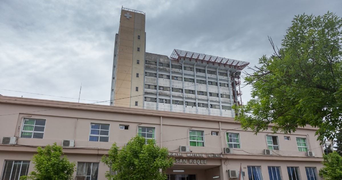 Una adolescente de 14 años permanece internada en observación en el hospital San Roque de Paraná tras ser salvajemente golpeada por otras menores, de entre 15 y 16 años, el sábado en plaza Mujeres Entrerrianas de Paraná.