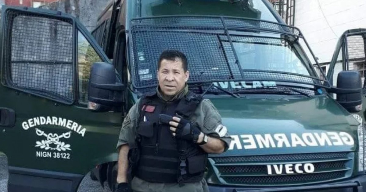 Desde el entorno familiar del gendarme asesinado apuntaron contra un pariente de la pareja de Godoy, al que sindicaron como el supuesto autor del robo de esa arma.