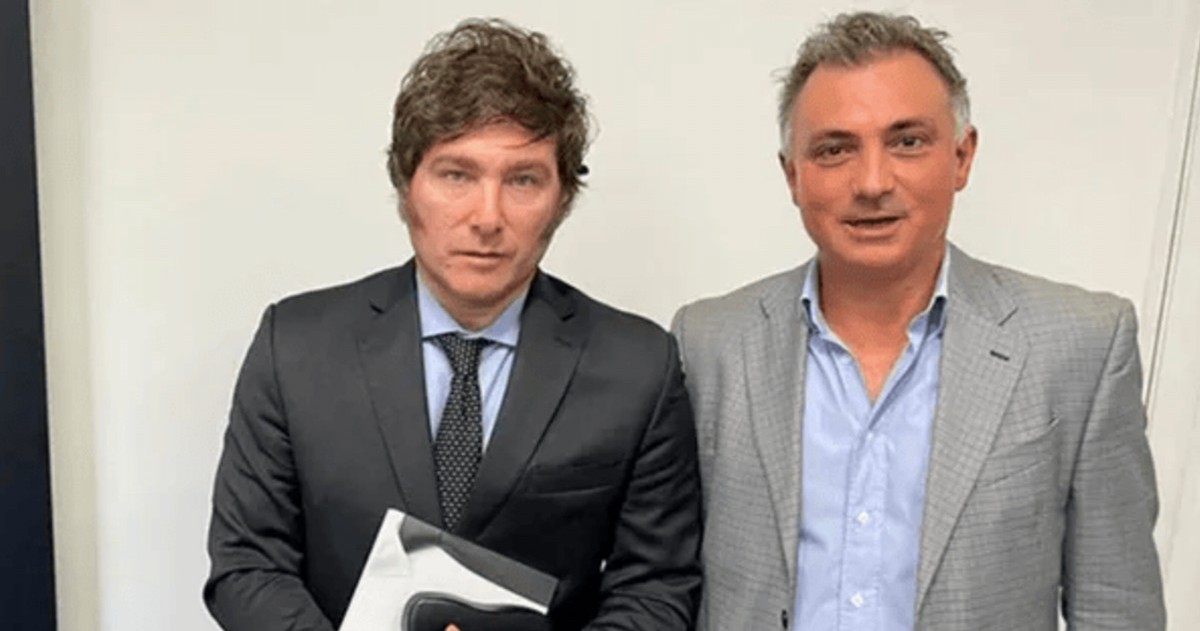 El presidente Javier Milei y el subsecretario de Integración Socio Urbana, Sebastián Pareja.