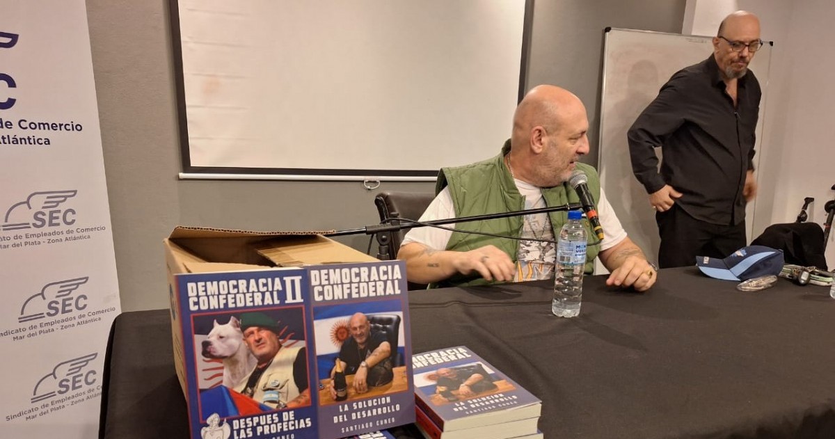 “La doctrina peronista no necesita explicaciones complejas”, expresó en tono crítico Santiago Cúneo.
