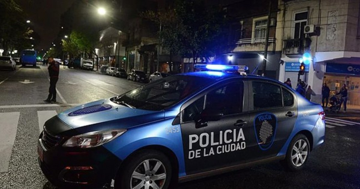 Fuentes policiales informaron que la víctima, identificada como Florencia Pamela González (31), viajaba con sus hijos y su esposo.