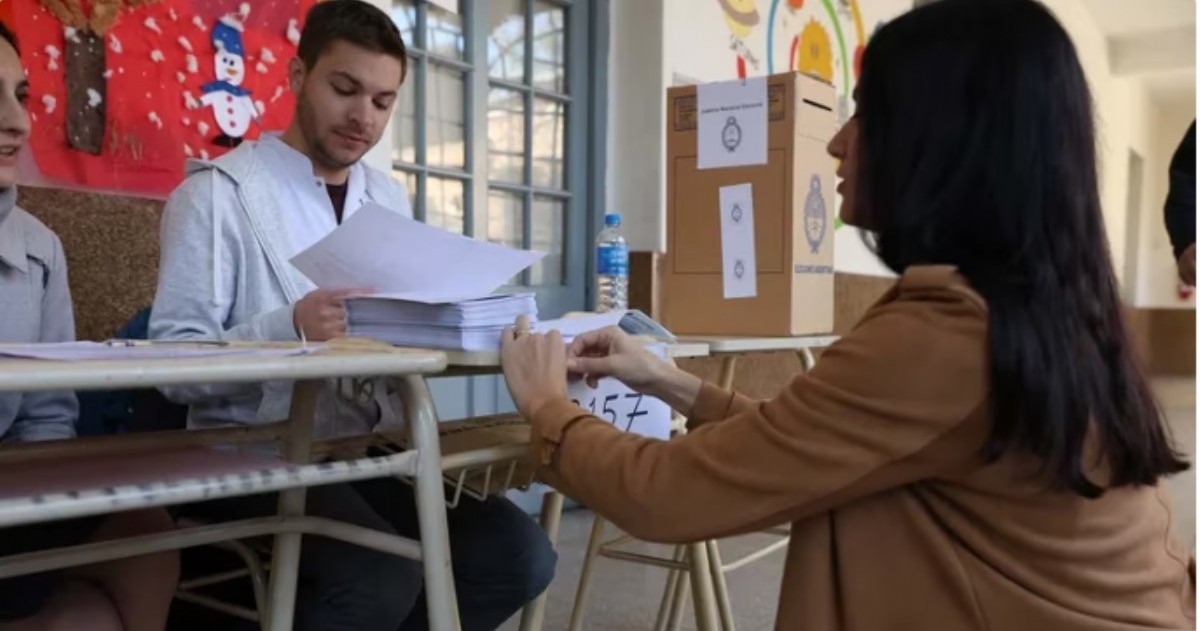 El Código Electoral establece multas desde $50 a $500.
