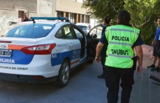 Una jubilada fue detenida luego de que confundieron un holter con un arma: "Me podrían haber infartado"