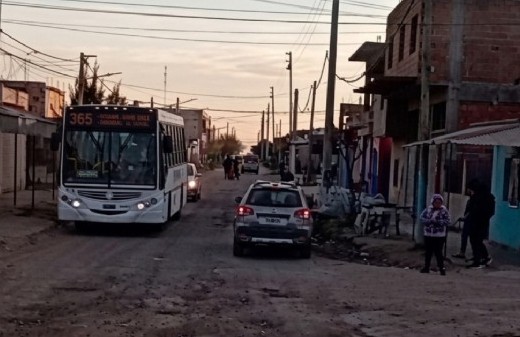 Las calles de Cuartel V y un déficit de 21.495 millones vuelven a poner a Moreno en discusión