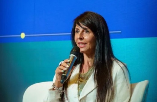 Lorena Villaverde vuelve a comisión y su desembarco en el Senado se complica