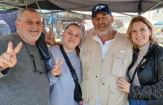 Postulante a diputado Santiago Cúneo visitó Lanús y dialogó con la comunidad