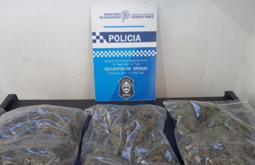 La Plata: fueron detenidos dos remiseros narcos en el conurbano