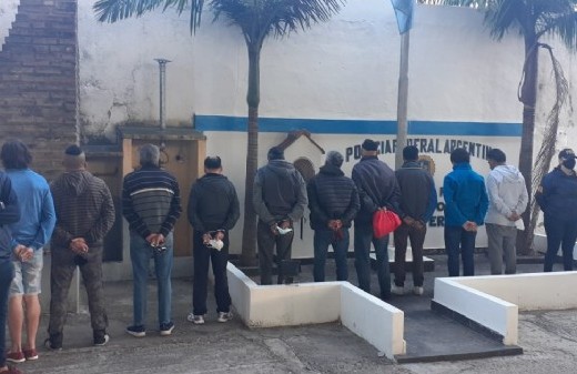Por un caso de pornografía infantil detectado en Lanús hubo allanamientos y doce detenciones