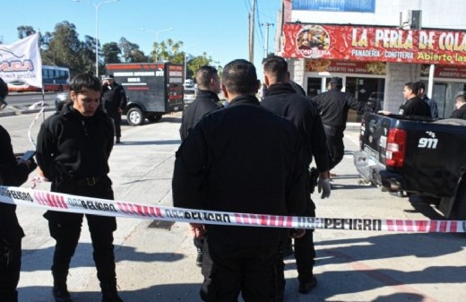 Un chofer muerto y 3 cadetes de un liceo militar heridos por un ataque a la combi que los trasladaba