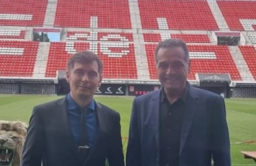 Un exjugador emblemático de Estudiantes de La Plata firmó una alianza con un estudio jurídico de Puerto Madero