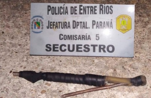 Entre Ríos: con una "tumbera" un adolescente arrebató la cartera y zapatillas a una mujer