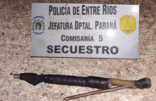 Entre Ríos: con una "tumbera" un adolescente arrebató la cartera y zapatillas a una mujer