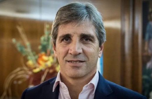 Luis Caputo se aferra al cargo pese a la presión de sectores internos y el desinterés del FMI
