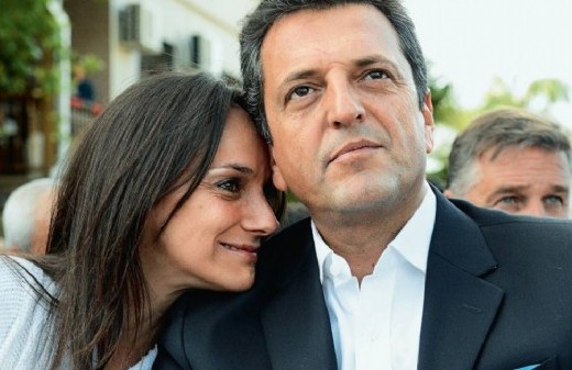 Denuncian a Sergio Massa por el incremento de presupuesto para AYSA y su esposa Malena Galmarini