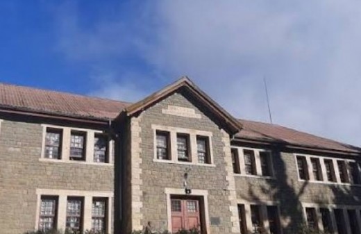 Río Negro: familias de la Escuela 16 de Bariloche esperan obras mientras Provincia y Municipio se pelean