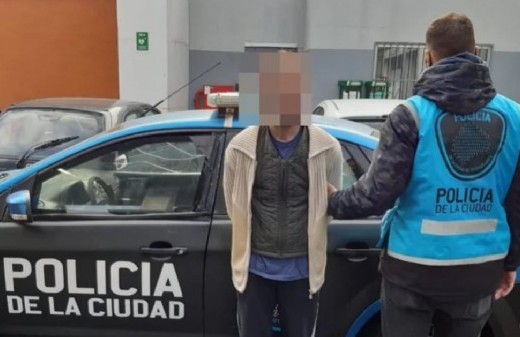 Ataque de furia en la Ciudad de Buenos Aires: condenaron al hombre que destrozó el parabrisas de un colectivo porque le rozó el auto